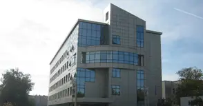 Ремонт ограничава достъпа до сградата на данъчните