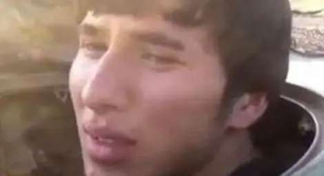 Шокиращи кадри с плачещ терорист преди смъртта му обикалят света (СНИМКИ/ВИДЕО) Шокиращи кадри с плачещ терорист преди смъртта му обикалят света (СНИМКИ/ВИДЕО)