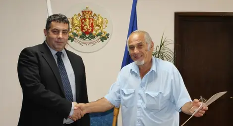 Батишница с паметна плоча в чест на 140 години от освобождението си 