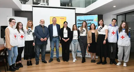 "С тениска на бала" за десета година помага на абитуриенти без родители да продължат образованието си