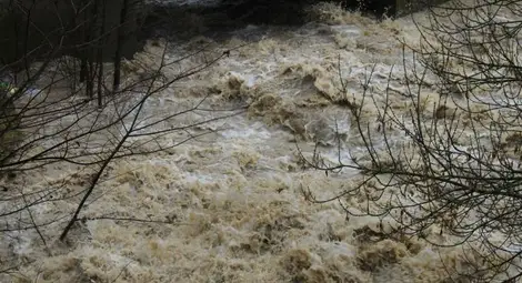 Река Ерма излезе от коритото си, Трън обяви бедствено положение