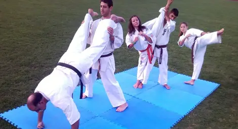 Каратето в „Русе“ откри сезона с атракции в Борово Каратето в „Русе“ откри сезона с атракции в Борово