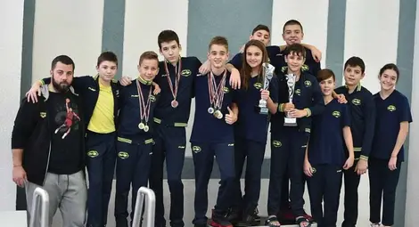 Плувците на &bdquo;Ирис&ldquo; отборни държавни шампиони в конкуренция с още 40 клуба