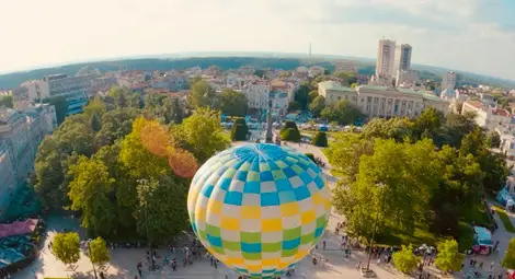 Традиционият балон и емоционален концерт на група „Молец“ на финала на изложението „Уикенд туризъм” в Русе Традиционият балон и емоционален концерт на група „Молец“ на финала на изложението „Уикенд туризъм” в Русе