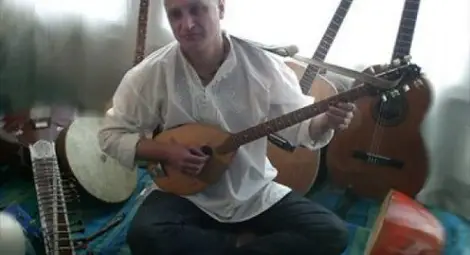 Чилийска певица пее фадо, джаз и  етно парчета с Николай Иванов-Ом