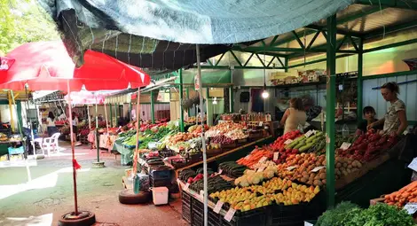 Общински съветници обсъдиха състоянието и перспективите на &bdquo;Общински пазари&ldquo; ЕООД - Русе с управителя Кунчо Кунчев