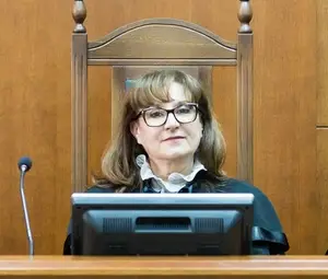 Семеен съвет в навечерието на Коледа не разубедил Ина Райчева да учи право Семеен съвет в навечерието на Коледа не разубедил Ина Райчева да учи право