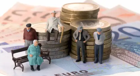 Затягат регулациите за пенсионните дружества