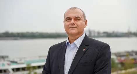 Искрен Веселинов