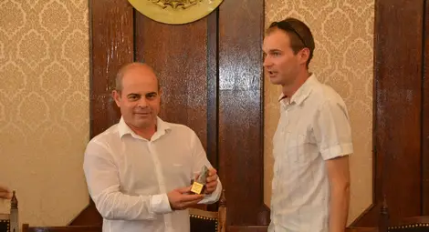 Покорителят на Броуд Пик донесе камък от над 8 хиляди метра