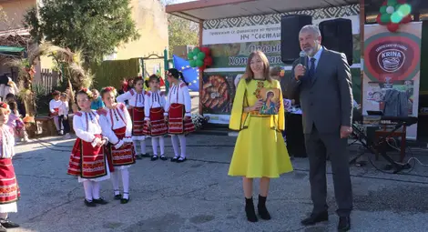 Направиха сарма над 1 кг. и сарми с джанки на първия Празник на Хотанската сарма Направиха сарма над 1 кг. и сарми с джанки на първия Празник на Хотанската сарма