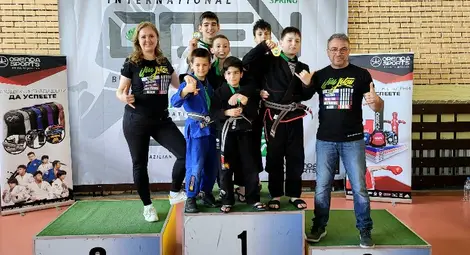 2 титли и още 3 отличия за „Хелиос“ на турнир по бразилско джу-джицу 2 титли и още 3 отличия за „Хелиос“ на турнир по бразилско джу-джицу