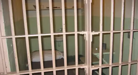 Шест години затвор за сериен педофил Шест години затвор за сериен педофил