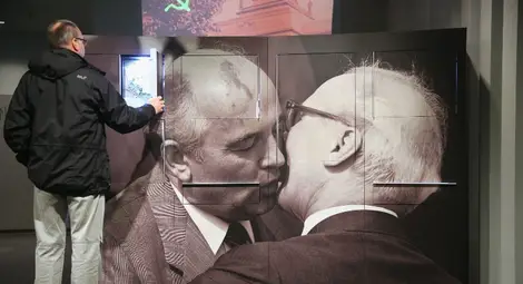 С дългогодишния комунистически вожд на ГДР Ерих Хонекер