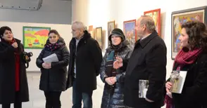 Сърби пропътуваха стотици километри, за да донесат живописна изложба