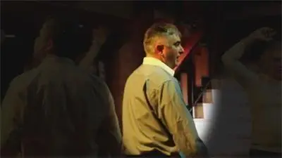 Двама адвокати за бизнесмена, убил 6-годишно дете на пътя, той скри лицето си в съда