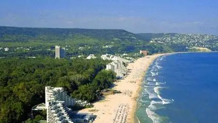 Пак е време за Голямата лятна фиеста - 10 уикенда за двама и една царска почивка