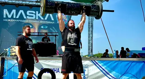 Теглене на 11-тонен камион, носене на кобилицата с тегло 350 кг. и други впечатляващи изпитания в силовото шоу  &bdquo;Strongest men show&ldquo; в Русе /галерия/