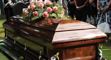 Канадец се върна вкъщи след "погребението си"