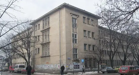 От трети опит за продажба старото Родилно отива на търг