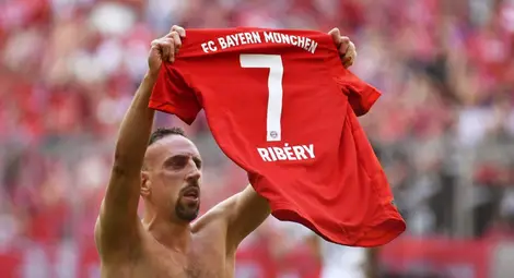 Байерн е шампион на Германия за 7-ми пореден път, Рибери и Робен се сбогуваха по мечтан начин Байерн е шампион на Германия за 7-ми пореден път, Рибери и Робен се сбогуваха по мечтан начин