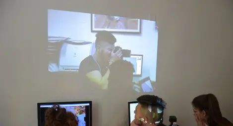 Ученици представят съвременно изкуство в уъркшоп пред Доходното 