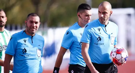 Русенския съдия свири  баражен мач при юношите