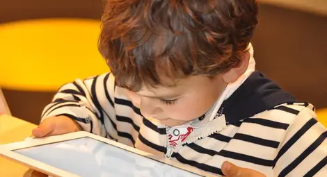 Децата запомнят прочетеното по-добре, ако взаимодействат с анимации (снимка: CC0 Public Domain)