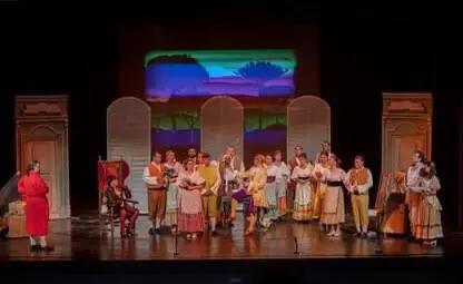 Операта представя "Сватбата на Фигаро" в Голямата зала на Доходното здание