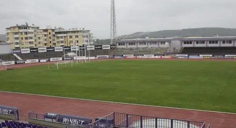 &bdquo;Дунав&ldquo; и &bdquo;Етър&ldquo; в контрола със заряд на дерби днес на стадион &bdquo;Ивайло&ldquo;