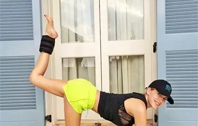 Жената на магната Лебедев - манекенката Елена Перминова, се втали за рекордните 60 дни след раждането