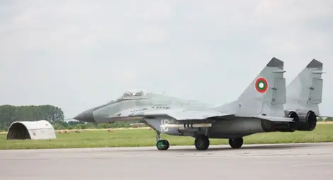 Каракачанов: Ще бъдем първата държава на Балканите с F-16 Block 70