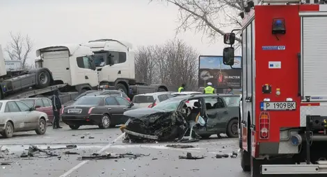 Заспал зад волана шофьор загина в челен удар с ТИР Заспал зад волана шофьор загина в челен удар с ТИР