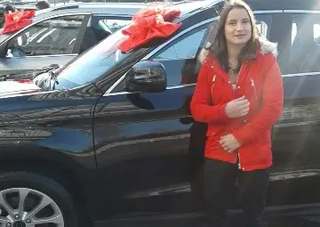 Биляна Дудова подкара джип от Гриша Ганчев