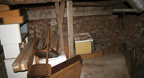 Съседи арестуваха хайдук след кражби от мазите им