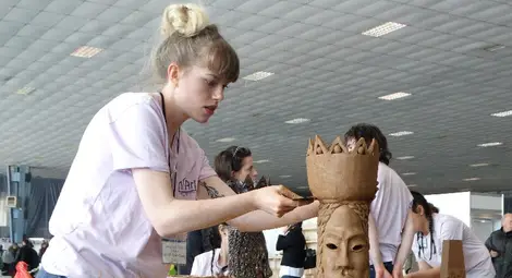 Младите керамици сътвориха уникални пластични фигури.  Снимка: ПГСА