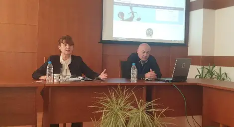 Семеен съвет в навечерието на Коледа не разубедил Ина Райчева да учи право Семеен съвет в навечерието на Коледа не разубедил Ина Райчева да учи право