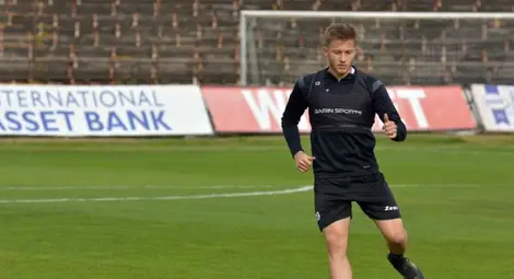 Славист ще се бори пред новия си стар треньор за място в отбраната на „драконите“ Славист ще се бори пред новия си стар треньор за място в отбраната на „драконите“