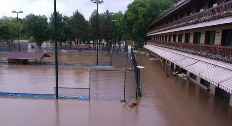 МВР предупреди, че се очаква нова приливна вълна в Добрич МВР предупреди, че се очаква нова приливна вълна в Добрич