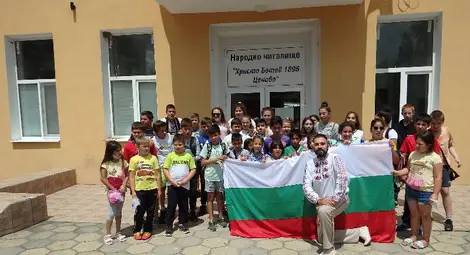 Ученици аплодираха патриотично шоу в урок по родолюбие