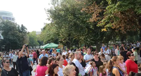 5650 четящи русенчета върнаха  32 тона хартия срещу нови книжки