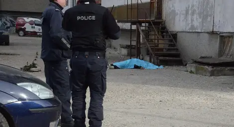 Нова трагедия - и майката на самоубилия се Андрей скочи от деветия етаж