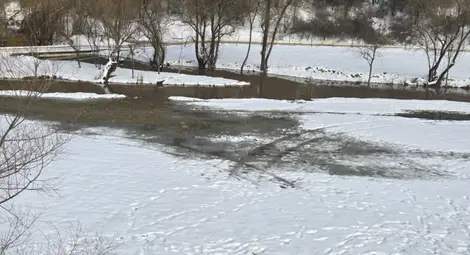 С близо метър се е покачило нивото на река Русенски Лом за 24 часа край село Красен, Мали Лом край Нисово е на около 10 см. от точката на преливане С близо метър се е покачило нивото на река Русенски Лом за 24 часа край село Красен, Мали Лом край Нисово е на около 10 см. от точката на преливане