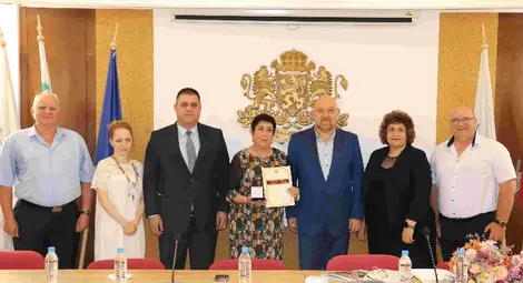 Отличената от просветния министър Елена Филипова: Приемам тази награда с голяма благодарност, радвам се, че сме сплотена общност с колегите