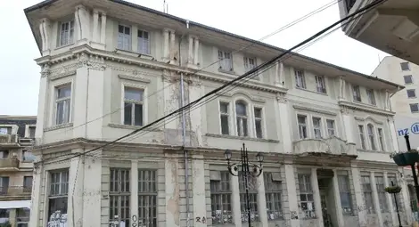 Новият живот на стария Дом на учителя