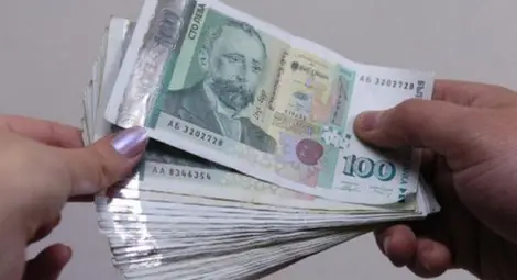 Шест заплати при пенсиониране: Стаж 10 от последните 20 г. при един работодател, може и с прекъсване