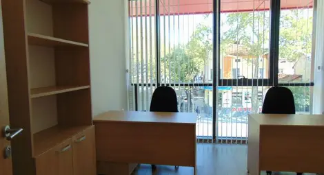 Траен превес на новорегистрираните безработни над започналите работа Траен превес на новорегистрираните безработни над започналите работа