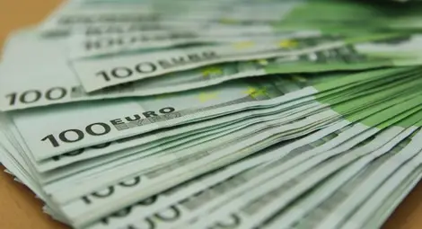 Средната разлика в заплатите на жените и мъжете в ЕС е 16,2%