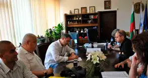 Подписаха новия договор за Спортната зала