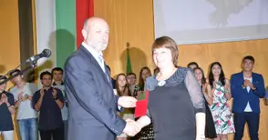 Математическата изпрати випуск със среден успех 5.51